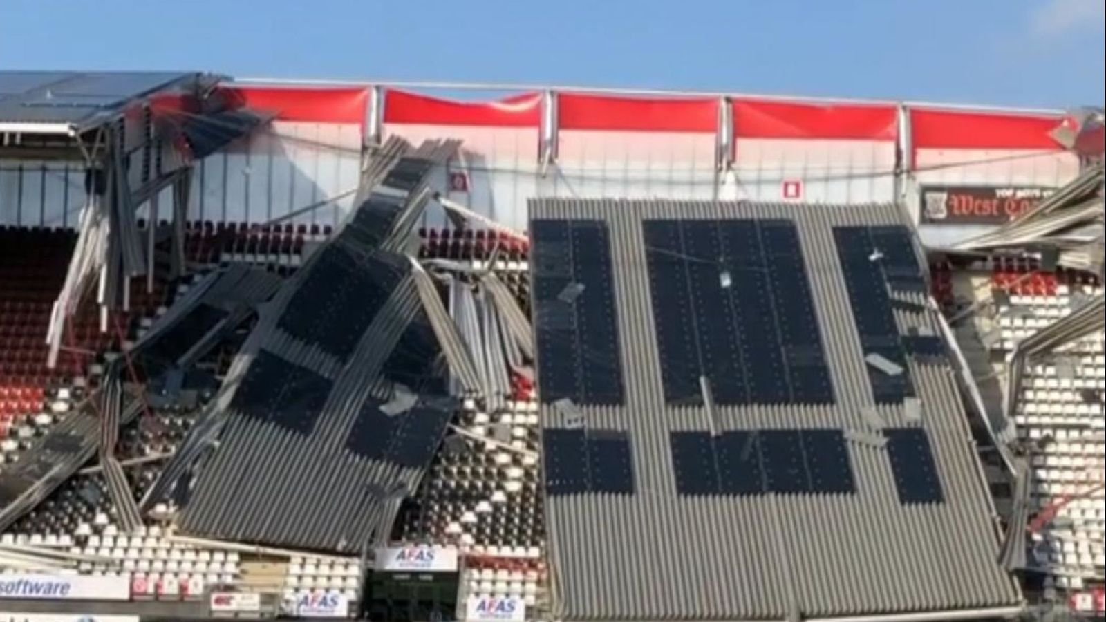 Силен вятър срути покрив на стадион в Холандия