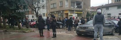 Скандал на пътя: Шофьор уби с бокс младеж на кръстовище? (СНИМКИ)
