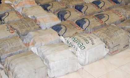 Подводница с 3 т кока заловиха край Галапагоските острови