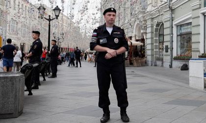 Мъж стреля по полицаи в центъра на Москва