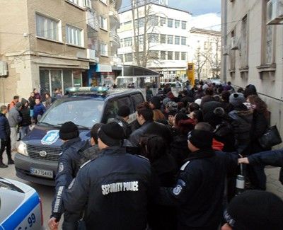 Врачани гневни, прокуратурата ще обжалва домашния арест на Поничките