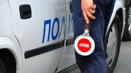 Хванаха трафикант с 13 мигранти на АМ