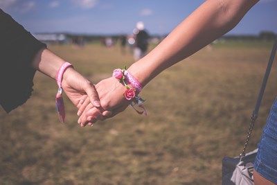 Лесбийките и бисексуалните жени са с повишен риск от инфаркт, диабет и депресия