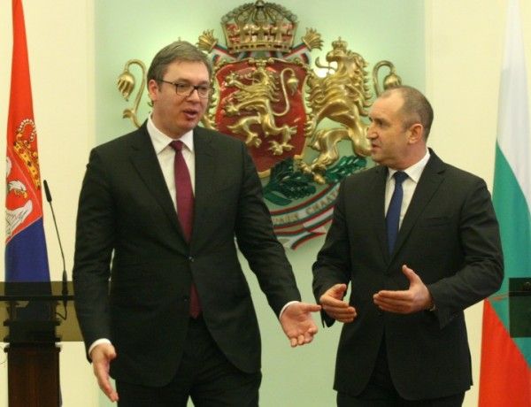 Радев и Вучич обсъдиха проблемите на българите в Сърбия