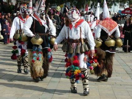 Пловдив: С маскарадно шествие и кукерски игри в Карловско ще бъде отбелязан Старчовден