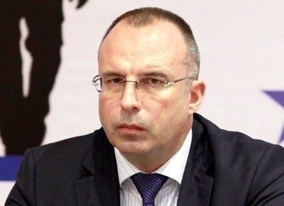 Порожанов огледа оградата срещу диви прасета по българо-румънската граница