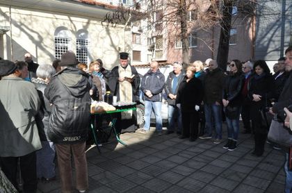 Жени и старейшини от ГЕРБ пиха за Трифон Зарезан (ГАЛЕРИЯ)