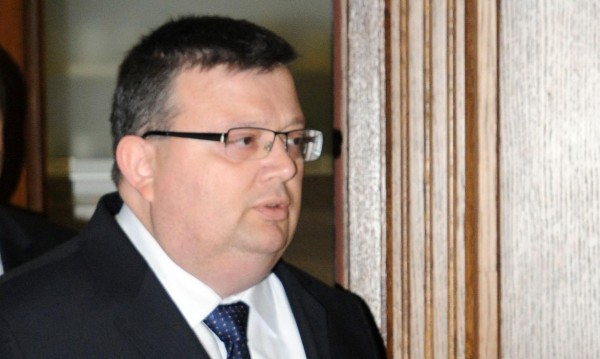 ЕК не е настоявала за оттеглянето на Сотир Цацаров