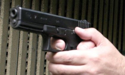 Стреляха срещу бивш македонски министър