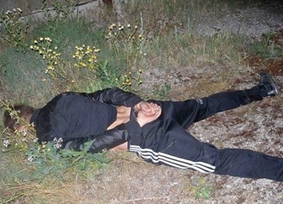 Христо отиде с дрога на даскало, арестуваха го в двора пред съучениците му