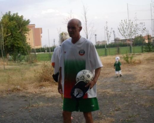 Бившият национал Николай Арабов става на 62 години