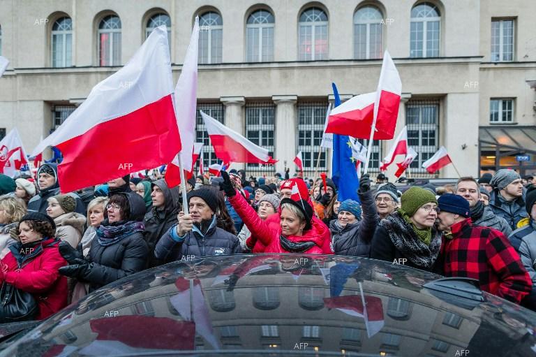 The Guardian: Пет тийнейджърки са мъртви след пожар в „стая за бягство“ в Полша
