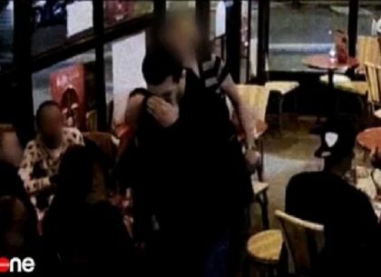 Терор на живо: Как се взриви Абдеслам в Париж (ВИДЕО 18 +)