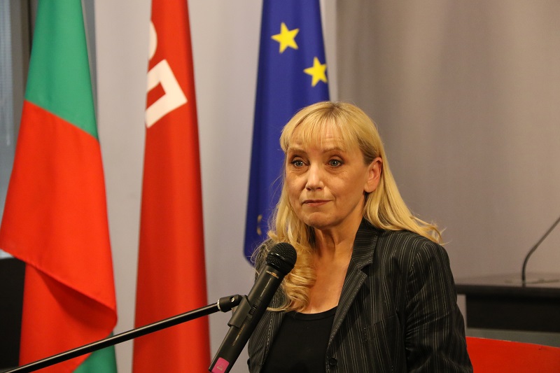 Европейски избори 2019: Водачът на евролистата на БСП Елена Йончева внесе сигнали до прокуратурата за участие на Бойко Борисов и „Братовчеда” в „Апартаментгейт”