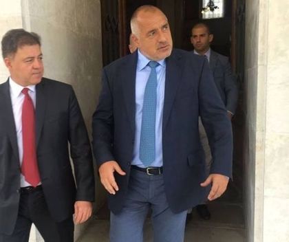 Пожарът в Кърджалийско расте, лично Борисов следи обстановката