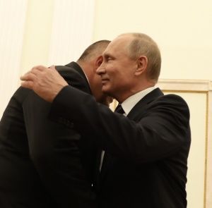 Борисов не жали (чужди) сили в защита на руския атомен проект, който уж сам закри