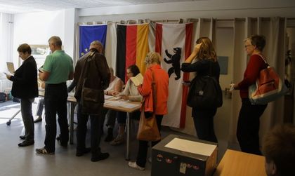 Партията на Меркел с рекордно нисък резултат на местния вот