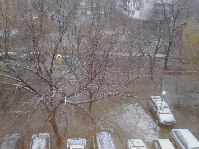 Времето: Мокър сняг над Пловдив, 2 градуса (ВИДЕО)