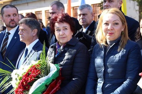 Перник: Председателят на Парламентарната комисия по отбрана ген. Константин Попов откри паметник на Апостола на свободата в Брезник