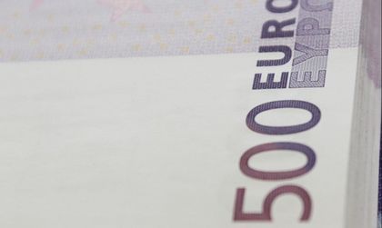 Във Франция спипаха мъж със 79 000 евро в стомаха
