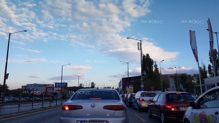 София: Голямо задръстване се е образувало при тунела към ж.к. „Люлин“
