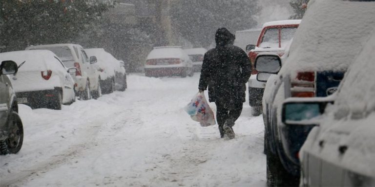 Сняг затрупа Гърция