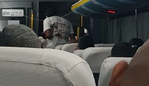 Заложническа драма в Рио де Жанейро. Въоръжен държи на мушката 37 души в автобус