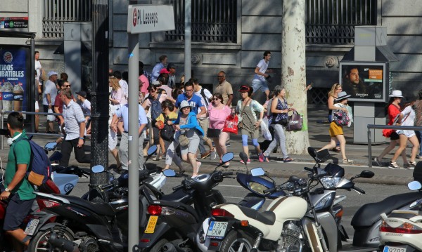 ИД е отговорна за ада в Барселона. Испания отвърна: Няма да ни сплашат!