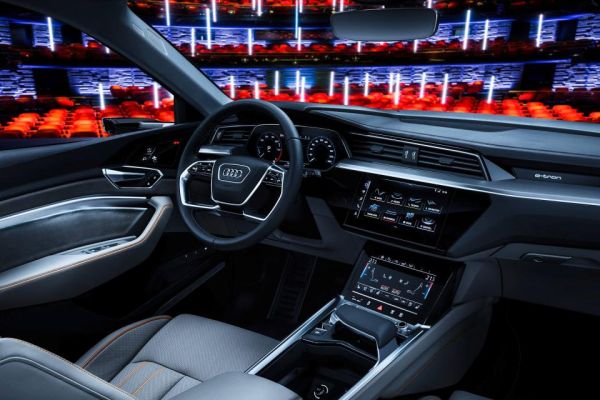 Audi превръща колата в киносалон Германците ще показват радикално нова мултимедия на CES в Лас Вегас