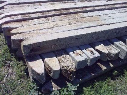 Пробация за селянин, скочил на полицай с циментов кол