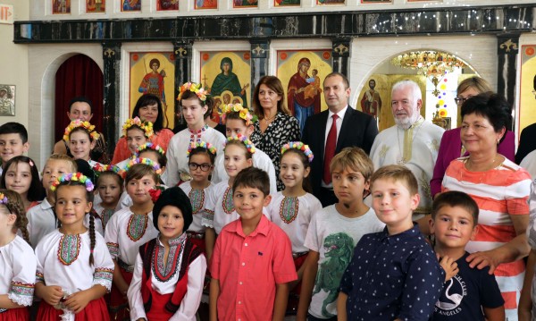 Радев в Чикаго: Не допускайте децата да забравят българския език!