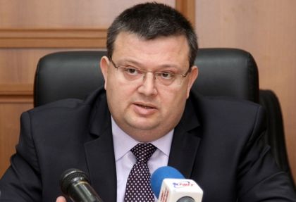 Брюксел хвали прокуратурата, заби шамар на СГС и иска наказания за съдии, бавещи дела