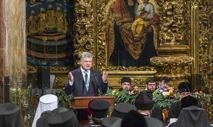 Порошенко обяви създаването на автокефална църква