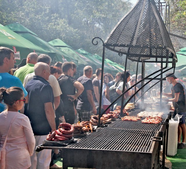 Дълги опашки за мезета на 