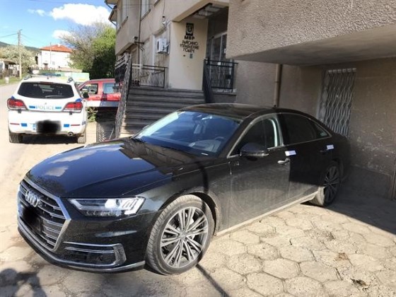 София: Полицията в Годеч е задържала откраднат луксозен автомобил, издирван чрез Интерпол
