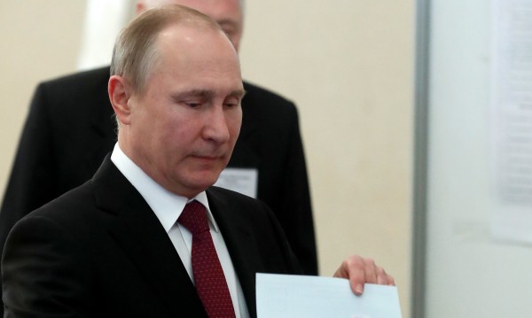Владимир Путин гласува: Всеки процент за мен ще е успех!