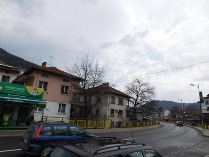 Смолянчанин уцели шофьор с въздушна пушка в движение