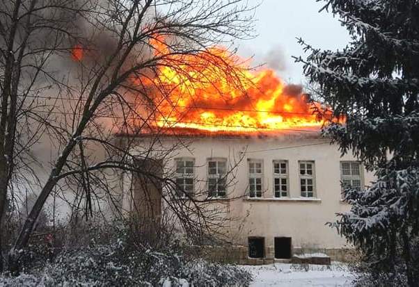 Старо училище изгоря в шуменско село
