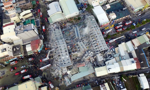 Жертвите на земетресението в Тайван вече са 36