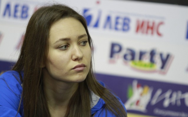 Камберова през сълзи: Забранявам да се говори срещу нас!