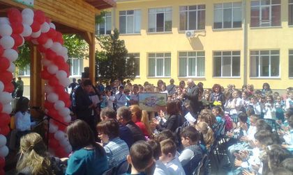 НУ Христо Ботев получи класна стая на открито