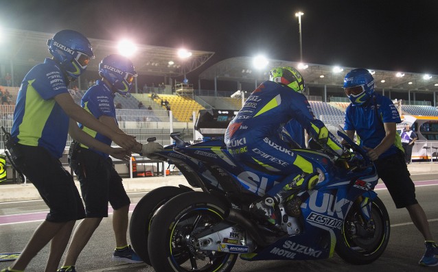 В MotoGP отказват да карат на тъмно и дъжд, ще местят часа