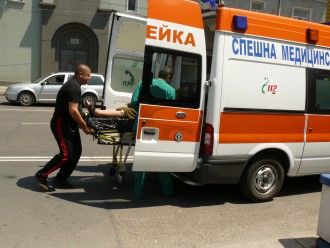 Мъж почина, а друг е с опасност за живота след две ПТП-та