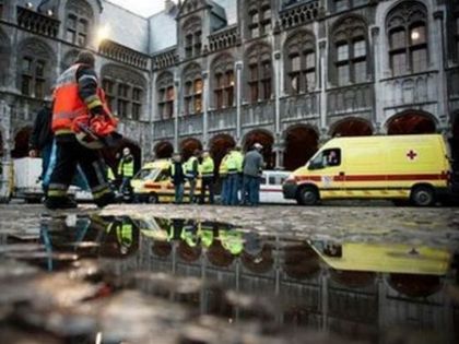 Паника в Белгия! Евакуираха цял квартал заради мъж с мачете