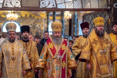 Киприан служи с Онуфрий в Украйна, синодът ни още няма позиция по църковния спор там