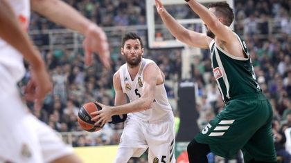 Защитата на титлата продължава по план: Реал е на Файнъл 4