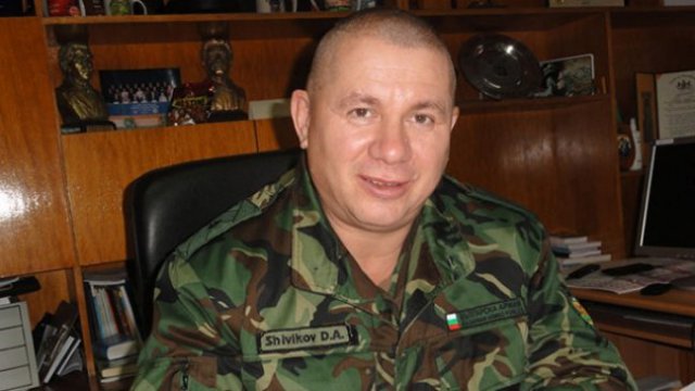 Трима адвокати защитават ген. Шивиков