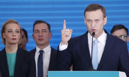 Стотици зад Навални срещу Путин в битката за Кремъл
