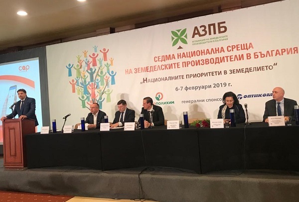 Министерството на земеделието, храните и горите ще инициира работна група за ново обсъждане на поземления закон (ОБЗОР)