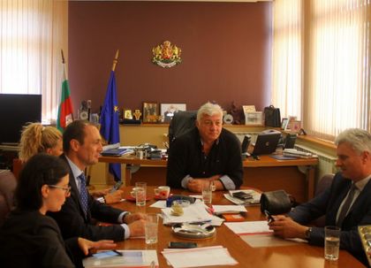 Областният и шефът на EVN обсъдиха тръбите по „Васил Априлов“